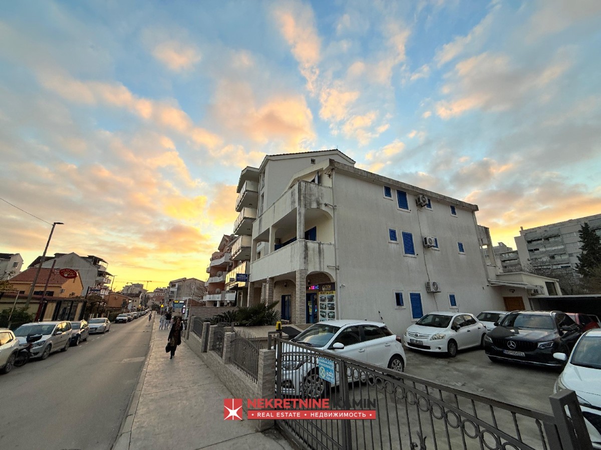 Two-Storey House with 6 Apartments on Mainska Street near the Former Una, Budva
